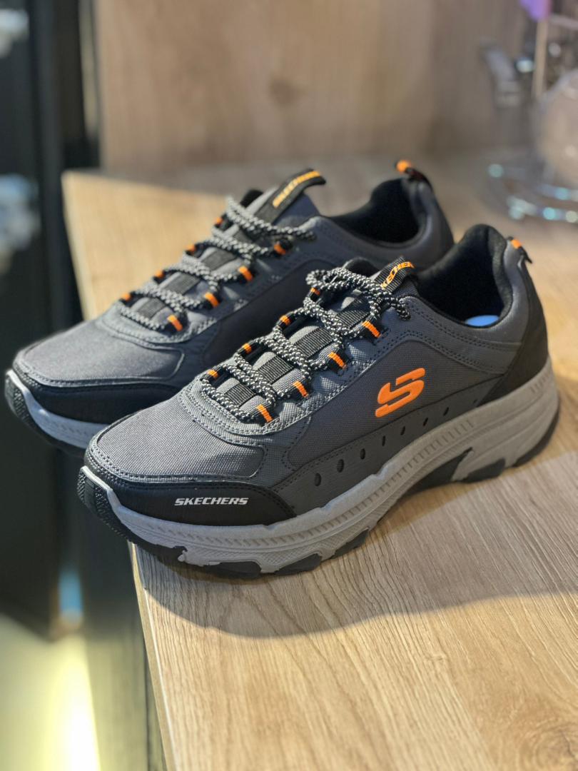 SKETCHERS GO WALK